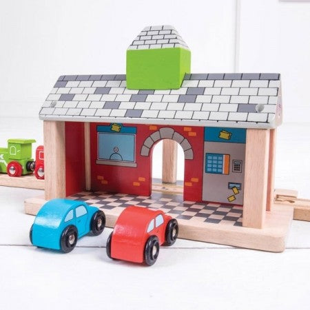 Bigjigs Toys- Wooden Railway Station